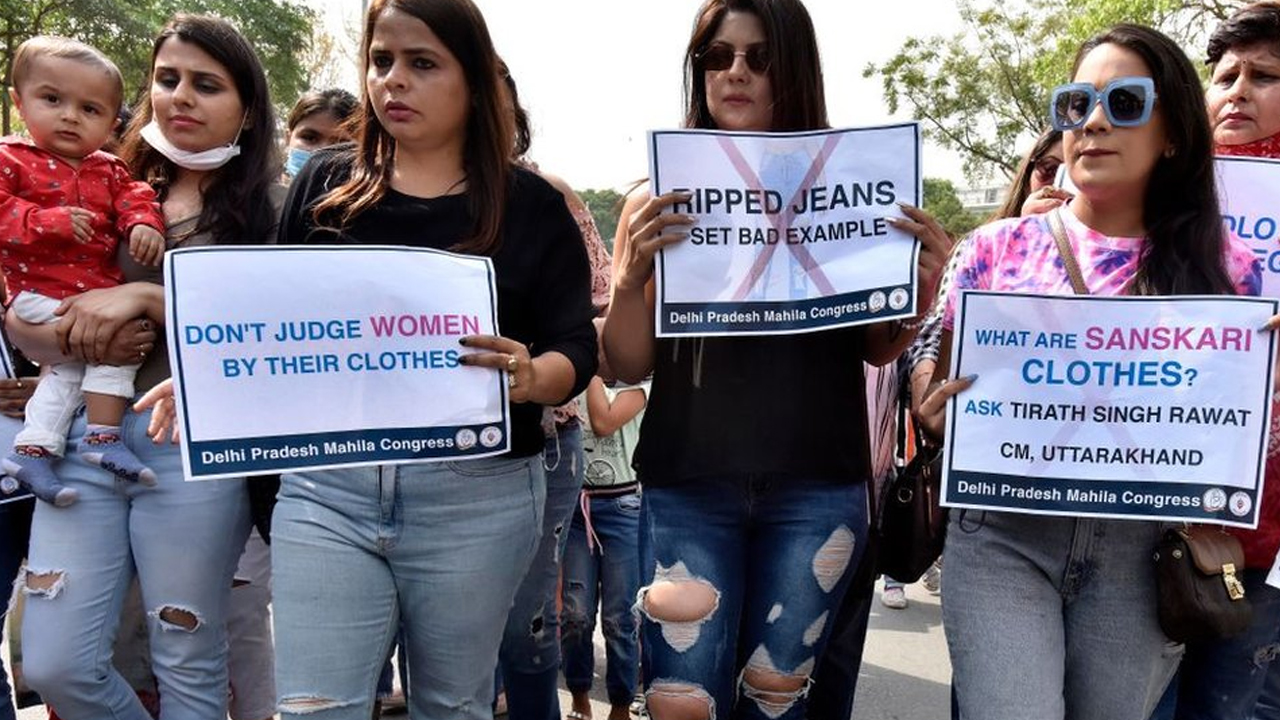 জিন্স পরা তরুণীর হেনস্তাকারীদের দৃষ্টান্তমূলক শাস্তি চাই