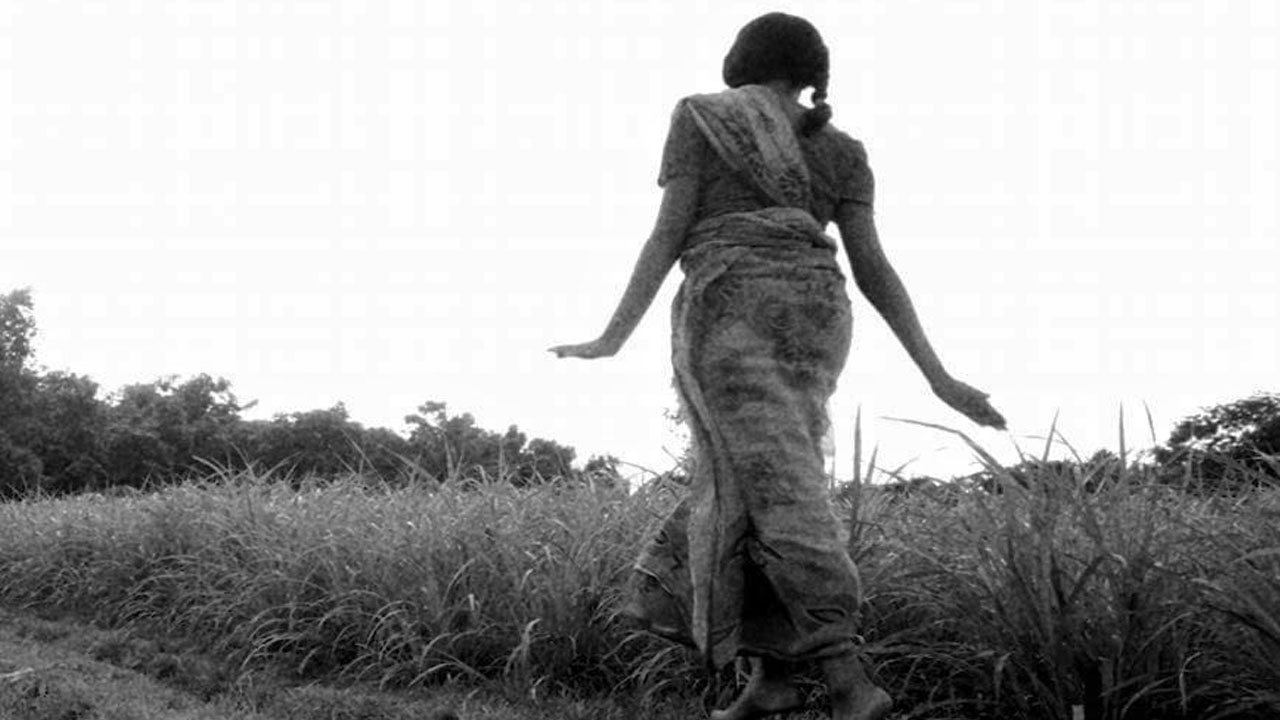 গাঁয়ের মেয়ে