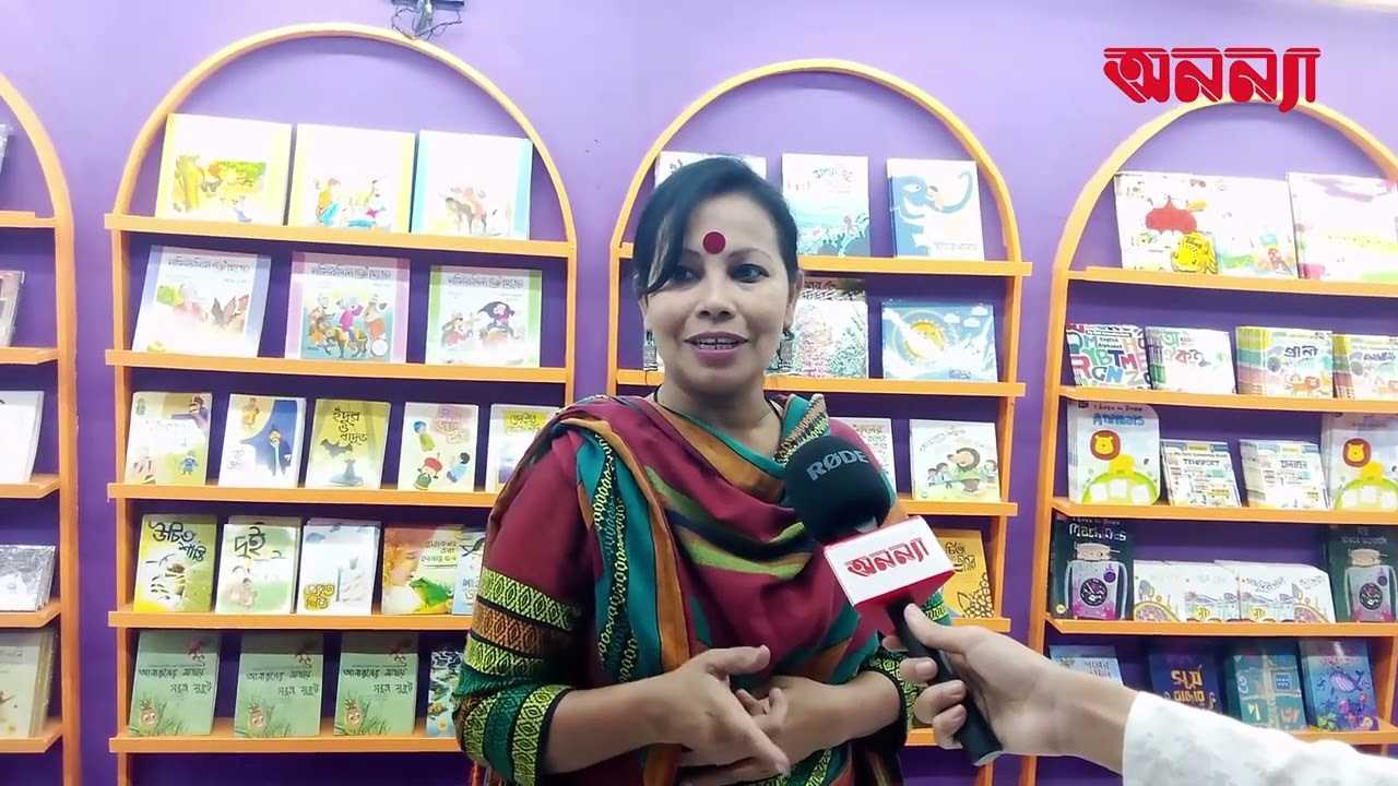 বই মেলা জুড়ে নারী বই বিক্রেতার সমারোহ যেনো নতুন অনুপ্রেরনার সংকেত