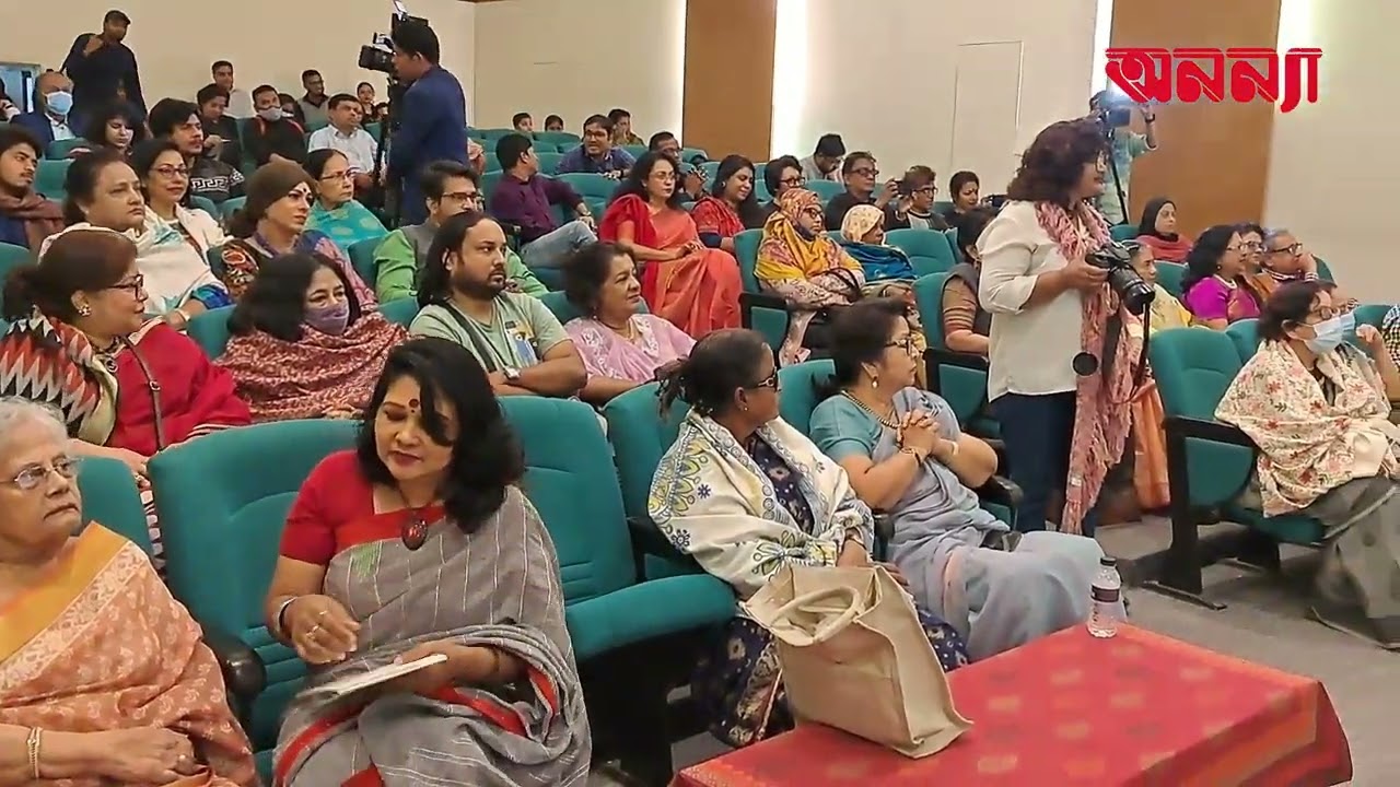 অনন্যা সাহিত্য পুরস্কার পেলেন শাহ্নাজ মুন্নী