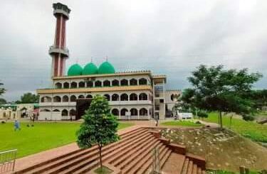 ইতিহাস সমৃদ্ধ দুই মসজিদ
