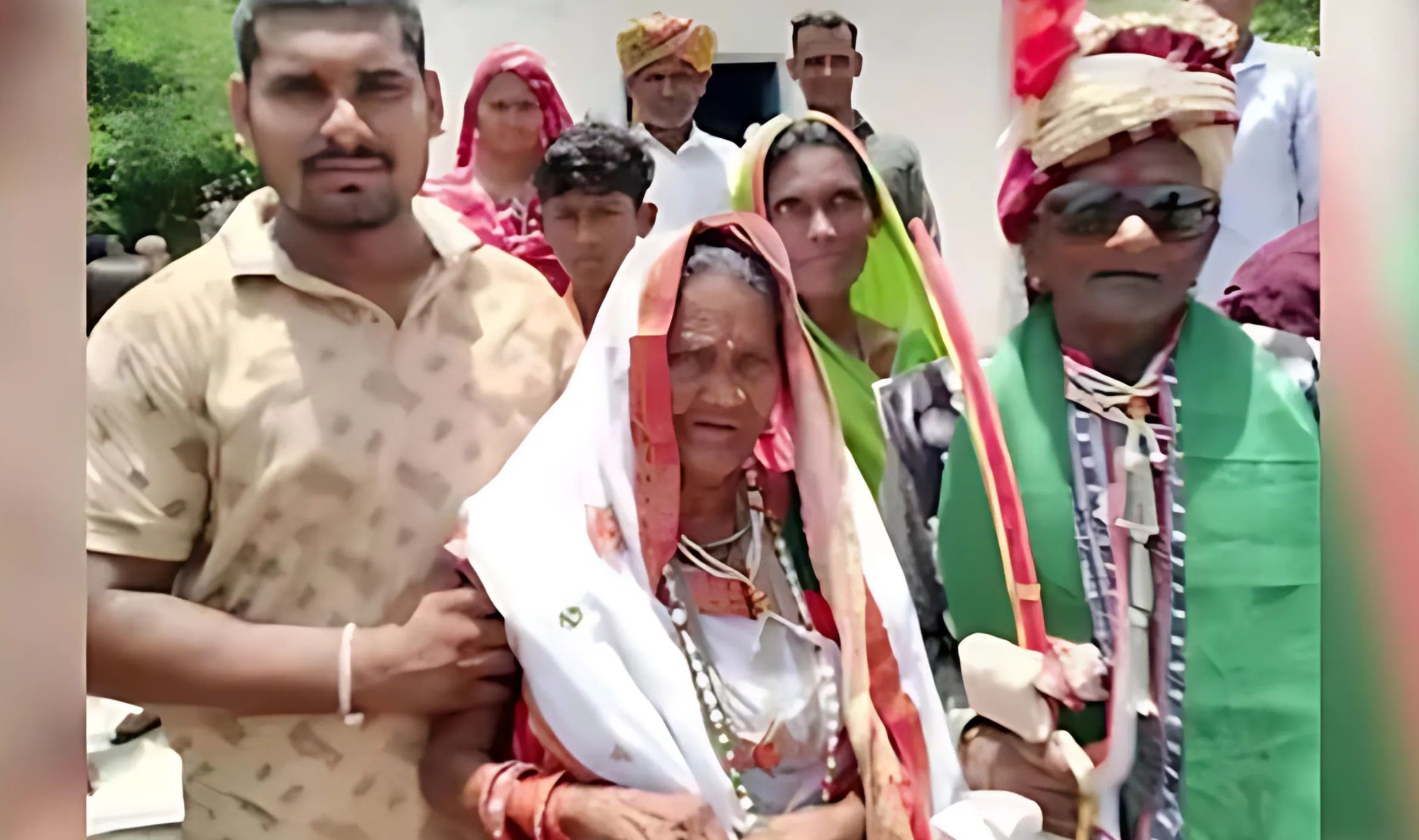 ৭০ বছর লিভ-ইন- ৯৫ ও ৯০ বছরের যুগলের বৈবাহিক বন্ধন