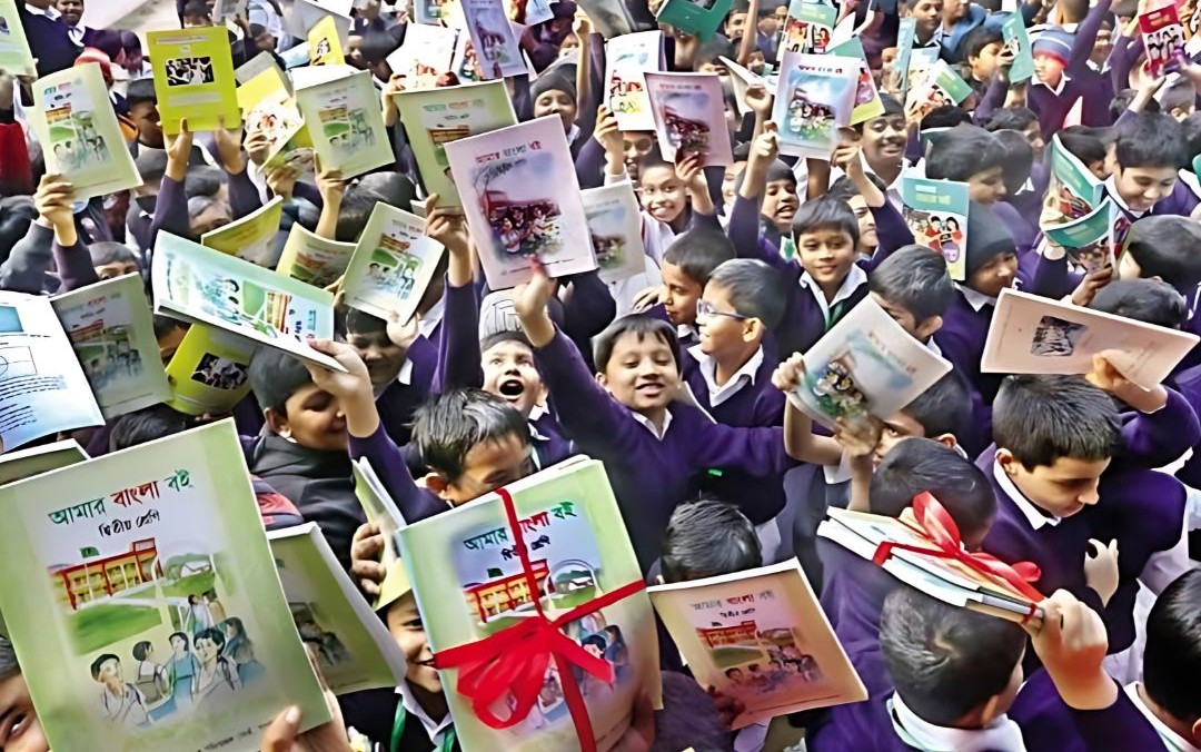 শিক্ষার্থীরা বই দেরিতে পেলেও সরকারের গচ্চা ১০০ কোটির বেশি