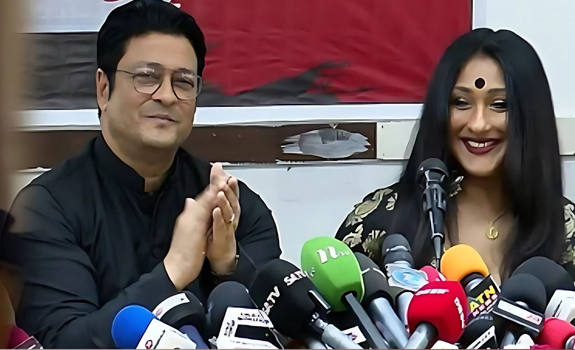 আত্মগোপনে থেকে ঋতুপর্ণার জন্য কবিতা লিখলেন ফেরদৌস