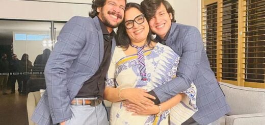 অস্ট্রেলিয়ায় সৌম্য-দিব্যকে জড়িয়ে কাঁদলেন শাহনাজ খুশি, বৃন্দাবন দাস