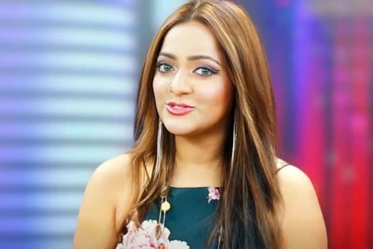কলকাতায় গ্রে/প্তার বাংলাদেশি অভিনেত্রী শান্তা পাল